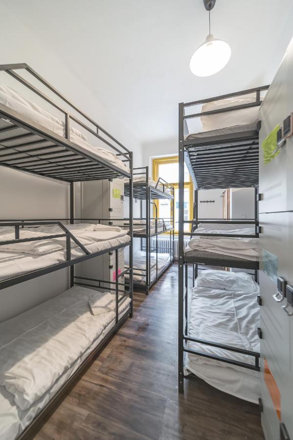 Hostel Orange Prag Exteriör bild