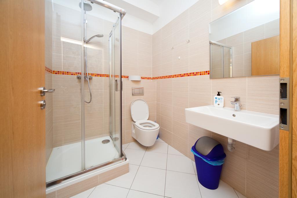 Hostel Orange Prag Exteriör bild