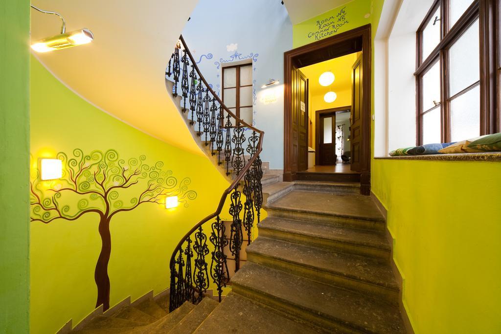 Hostel Orange Prag Exteriör bild