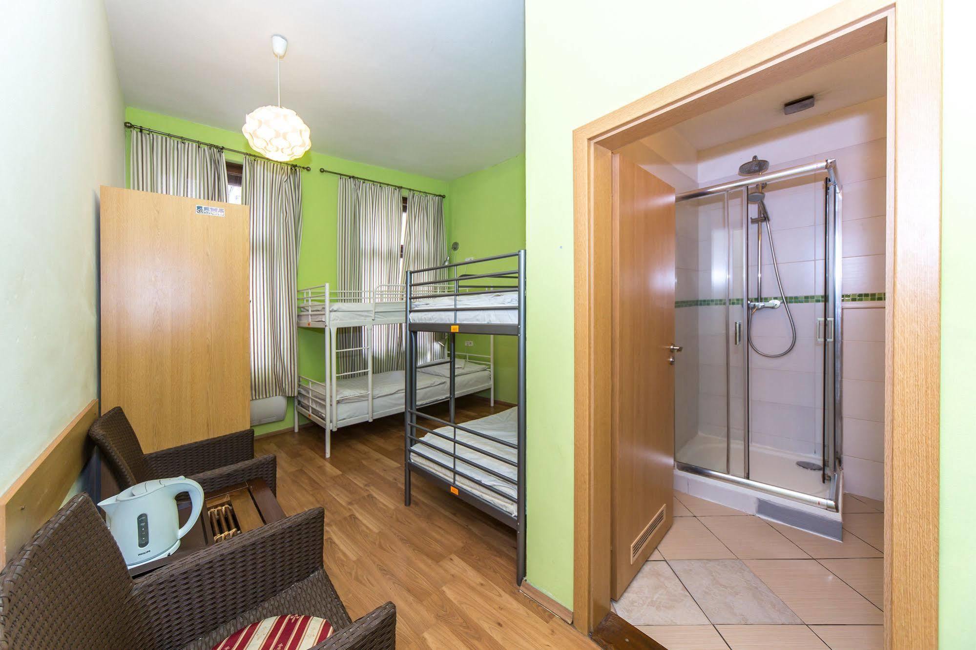 Hostel Orange Prag Exteriör bild