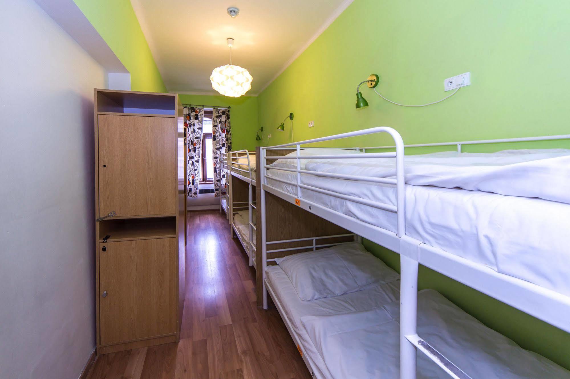 Hostel Orange Prag Exteriör bild