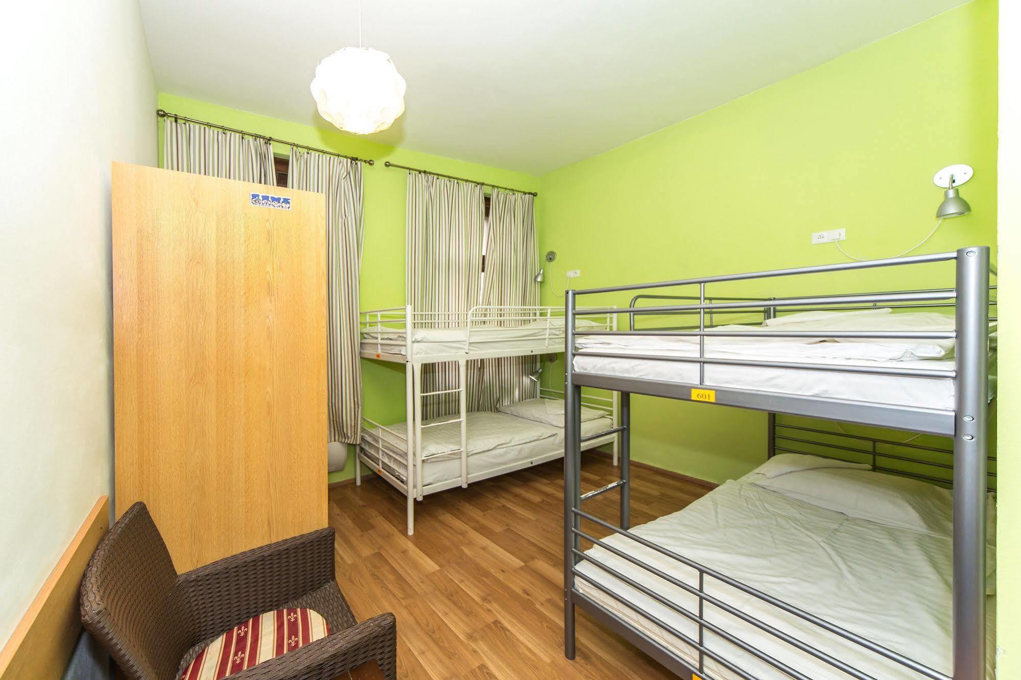 Hostel Orange Prag Exteriör bild